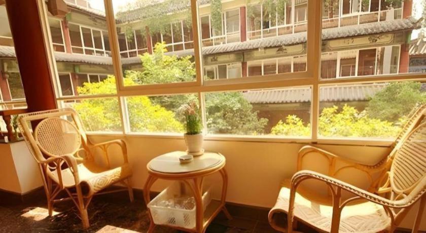 Golden Spring Hotel Lijiang Lijiang  Exterior foto