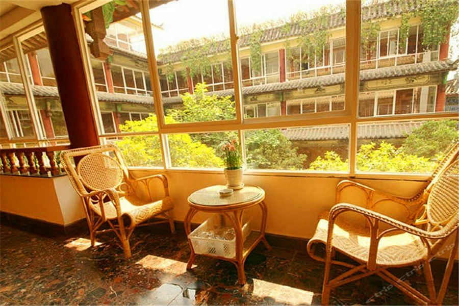 Golden Spring Hotel Lijiang Lijiang  Exterior foto